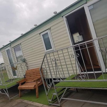 I 10 Caravan 4 Berth Chase Caravan Park Ingoldmells Buitenkant foto