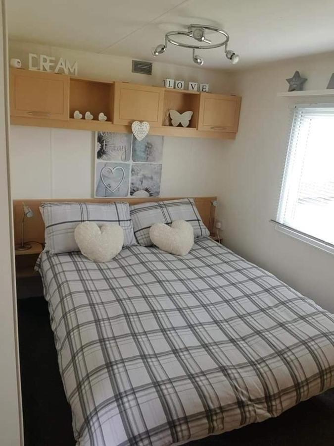 I 10 Caravan 4 Berth Chase Caravan Park Ingoldmells Buitenkant foto