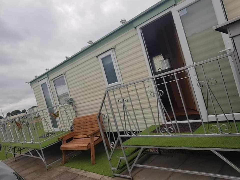 I 10 Caravan 4 Berth Chase Caravan Park Ingoldmells Buitenkant foto